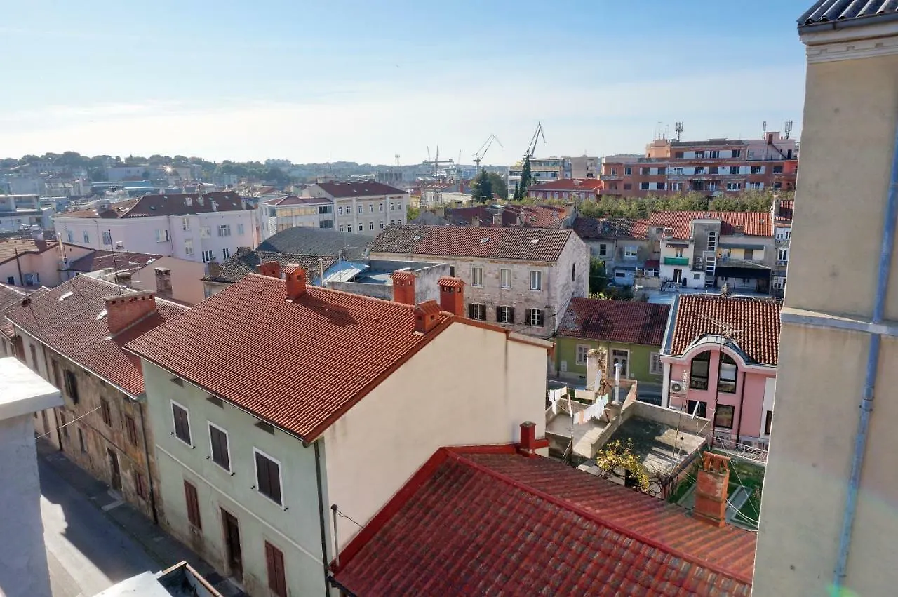 Apartments Epulon Pula 0*,